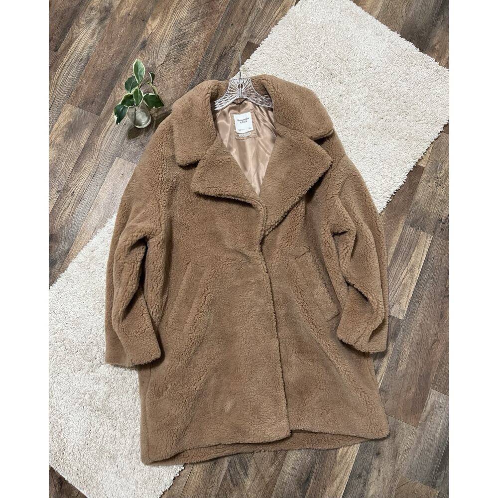 Abercrombie & Fitch Size Large Oversized Camel Brown Heavy Snap Front Teddy Coat